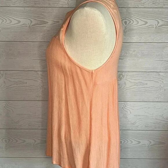 Chloe K peach sleeveless top Size Medium - Picture 2 of 7